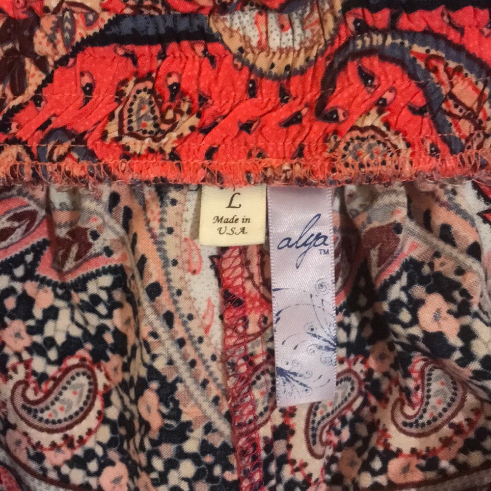 Francesca’s Patterned Shorts - Picture 3 of 3